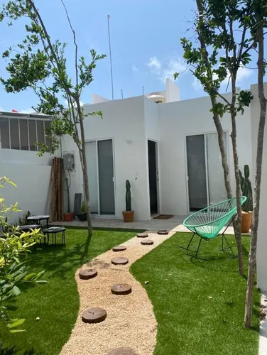 Casa En Renta, Puerto Morelos, 2 H, 1b, A 3km De La Playa, Con Alberca