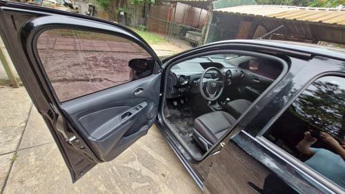 Toyota Etios 1.5 Sedan X