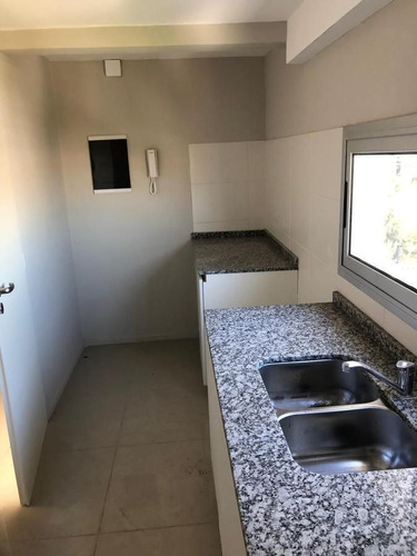 Imagen 4 de 14 de Departamento Venta 2 Ambientes Morón Centro