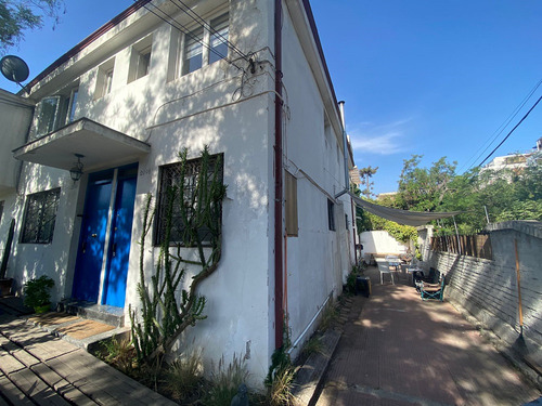 Excelente Ubicación, Dos Casas En Una, Providencia