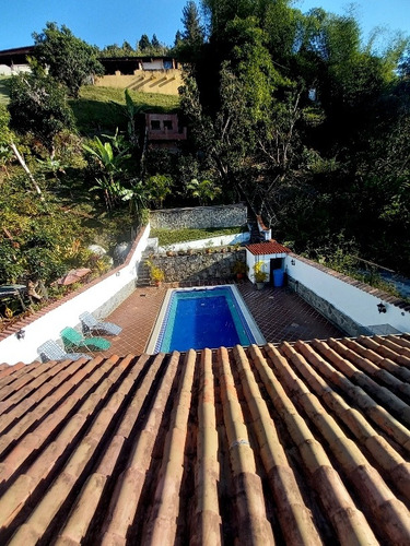 Vendo Preciosa Casa Con Piscina En La Boyera. 510 M2