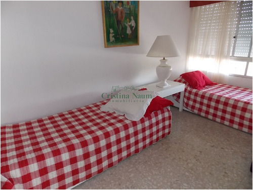 Apartamento En Primera Fila !!! , Oportunidad !!!! Construccion Pintos Risso- Ref: 3101