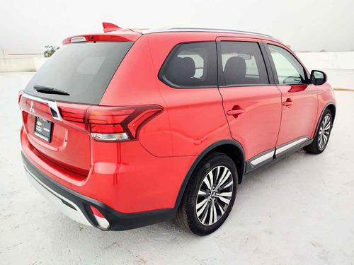 Imagen 7 de 15 de Mitsubishi Outlander 2019 5p Limited L4/2.4 Aut