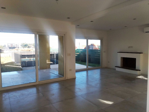 Imagen 7 de 28 de Venta Casa Con Pileta En Araucarias