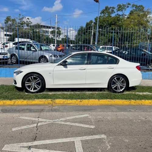 Imagen 4 de 15 de Bmw 320i Sportline 2018