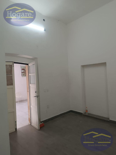 Oficina En Renta, Excelente Espacio Para Consultorio O Para Oficina En La Col. Obregón León Gto.
