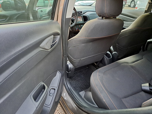 Imagen 7 de 15 de Chevrolet Onix Ltz Manual