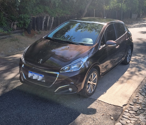 Peugeot 208 1.6 Feline