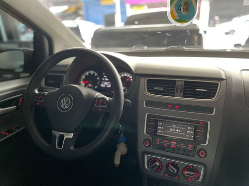 Imagem 13 de 20 de Volkswagen Fox 1.6 Completo Com Baixissimo Km + Pneus Novos