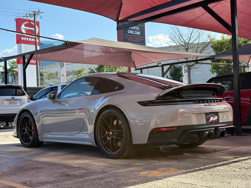 Porsche 911 Carrera Gts 2025