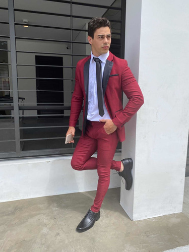 Imagen 2 de 5 de Alquiler De Trajes Para Hombres Zona Tres Cruces