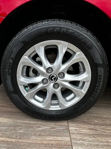 Mazda 2 TOURING AUTOMÁTICO