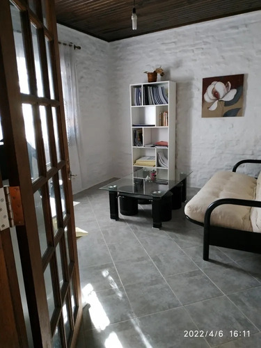 Imagen 7 de 14 de Linda Casa 3 Dormitorios-2 Baños-azotea Zona La Comercial!