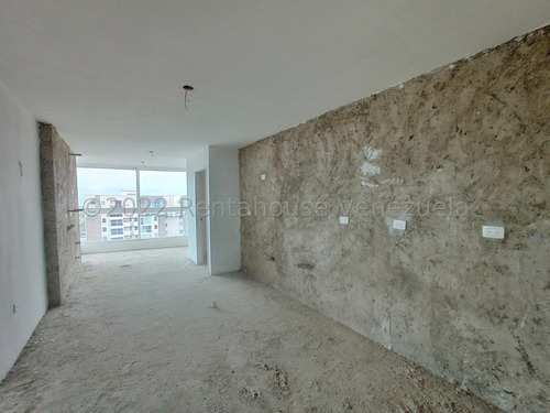 Apartamento Penthouse En Venta Obra Limpia Con Planta Electrica Jardin Piscina Cancha Tenis Planta Estef 24-5713