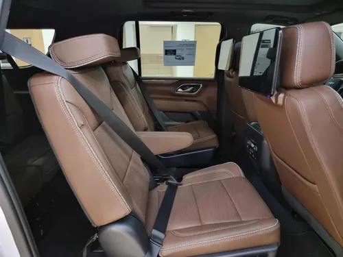 Chevrolet Suburban 5.3 High Country 4X4 At