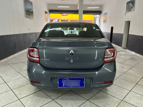 Imagem 4 de 9 de Renault Logan 1.6 Dynamique 8v Flex 4p Manual 2015 Cinza