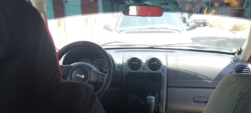 Jeep Liberty Sport 4x2 At