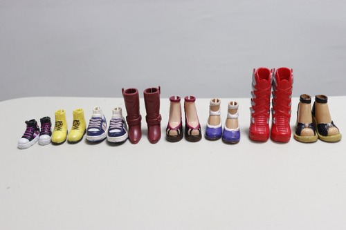 Lote 17 Pares De Zapatos Barbie (Usado)