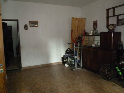 Casa 2 Dormitorios Con Departamento En Planta Alta