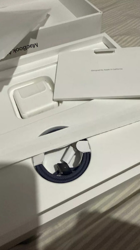Macbook Air M3 2024 16gb 256gb Disco 98% Bateria Azul (Usado)