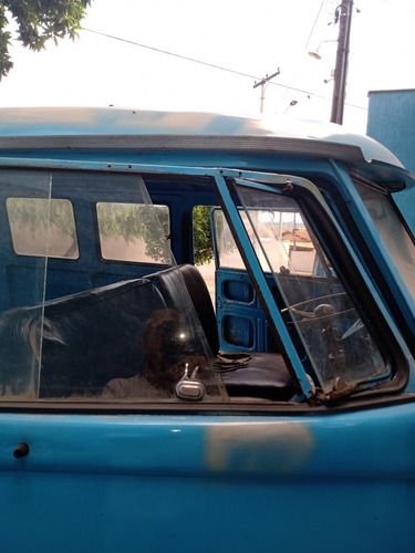 Imagem 4 de 12 de Kombi Coruginha 1500 Coruginha
