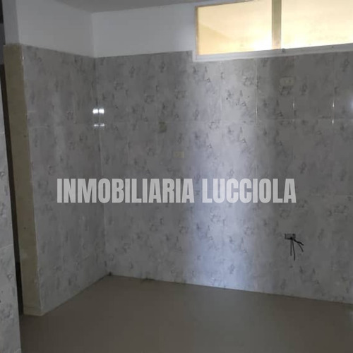 Imagen 6 de 12 de Apartamento De 90 Mts2 En Playa Grande, Edo. La Guaira Listo Para Ocupar Ref 051
