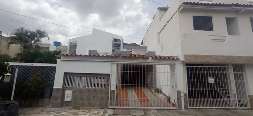 Sky Group Vende Casa En Urb. La Esmeralda San Diego Foc-941