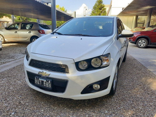 Imagen 2 de 15 de Chevrolet Sonic 1.6 Lt M/t 2014