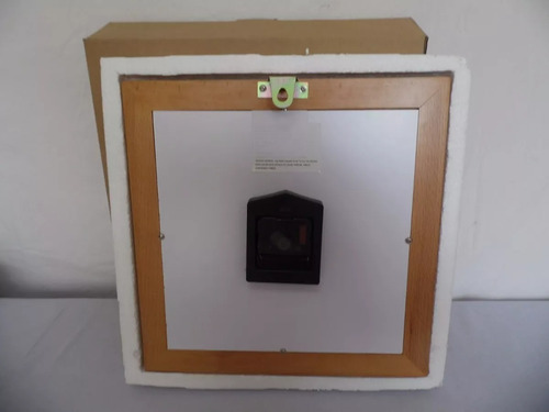 Reloj De Pared 019 C Estructura Madera Natural Fondo Blanco