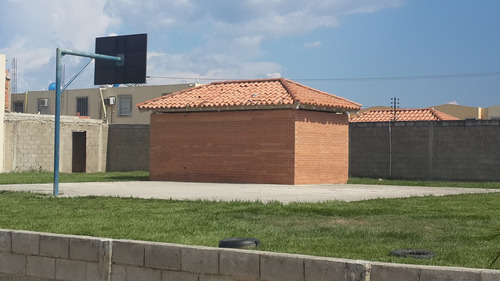 Imagen 7 de 10 de En Venta Townhouse En Parque Valencia Codigo 585599