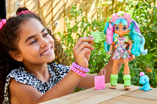 Cave Club Rockelle Doll 8 10 Pulgadas, Pelo Verde Azul