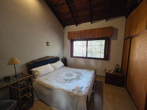 Venta De Casa 4 Ambientes. Parque Leloir