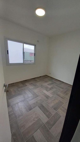 Duplex 2 Amb. Amplio Con Cochera Y Patio