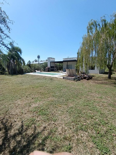 Casa En Venta - 2 Dormitorios 1 Baño - Oliveros