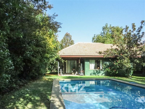 Casa En Venta De 4 Dorm. En La Reina