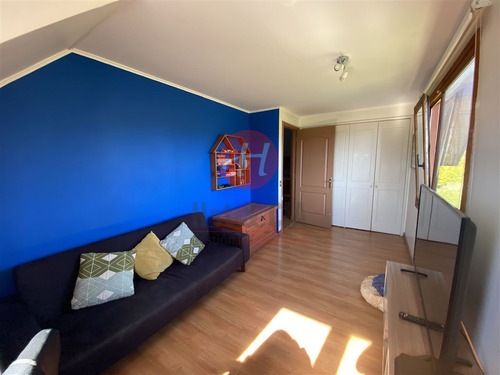Casa En Venta De 5 Dorm. En Temuco