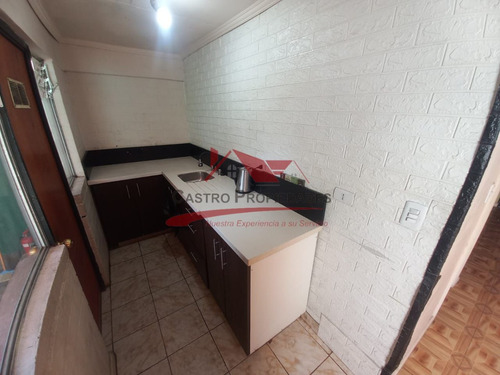 Casa De Dos Pisos Con 2 Dormitorios, 1 Baño, Quilicura