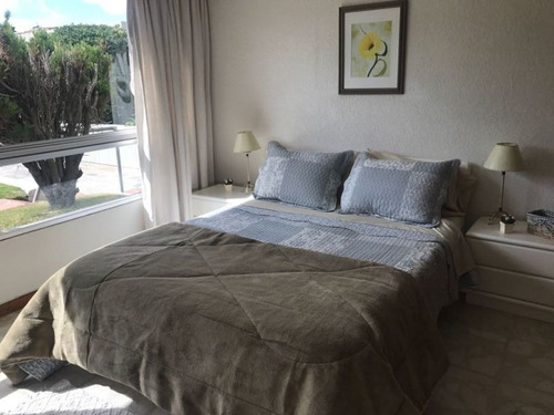 Venta De Apartamento 3 Dormitorios En Playa Mansa