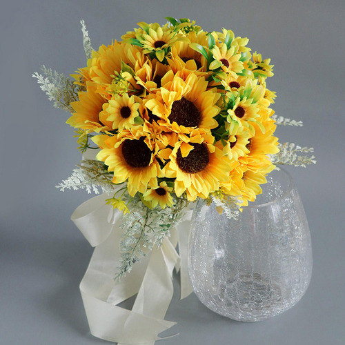 Girasol Hecho A Mano Boda Sosteniendo Ramo Elegante Aspecto