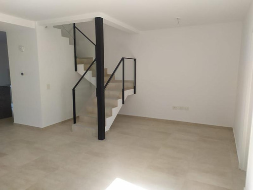 Imagen 4 de 23 de Dúplex De 3 Dormitorios En Venta En La Calandria