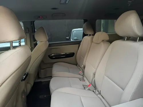 Kia Sedona 3.3 V6 EX Pack Piel 7 Pasajeros At