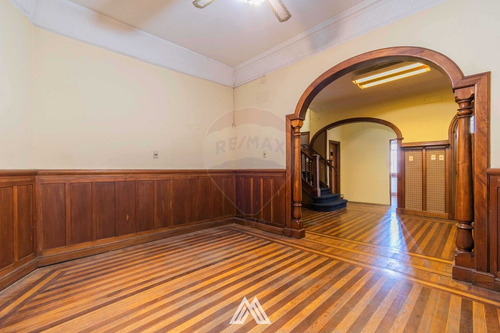 Venta Casona Con Garaje En Pocitos, Ideal Empresas