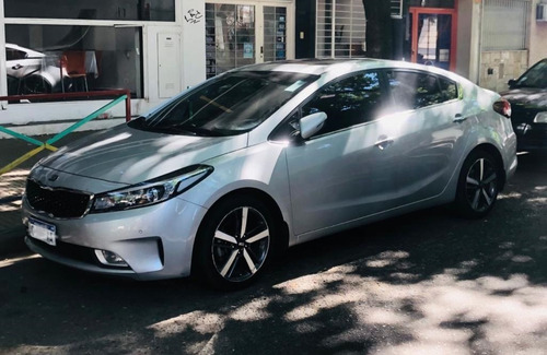 Kia Cerato. 2.0 Nafta Automatico. Rebajo