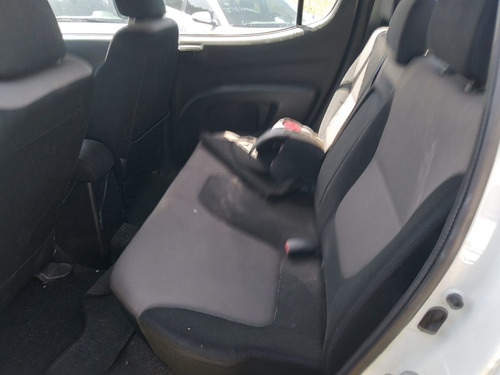 Imagen 11 de 11 de Mitsubishi L200 2015 2.4 Cabina Doble 4x2 Mt
