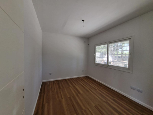 Imagen 16 de 26 de Casa En Venta 3 Ambientes- Grand Bourg