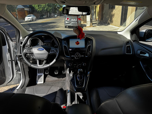 Ford Focus III 2.0 Sedan Titanium Mt