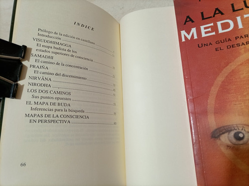 Libro. A La Luz De La Meditación. Los Estados Sup. D. Consci (Usado)