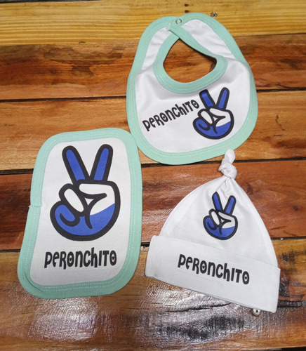 Imagen 8 de 8 de Combo Babero Y 2 Babitas Kirchnerista Peronista Pinguino