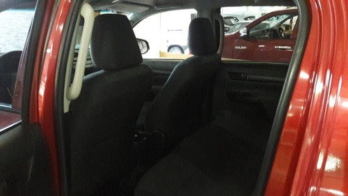 Imagen 7 de 24 de Toyota Hilux Dx 4x4 L/n 150cv 2016