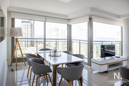 Apartamento De 2 Dormitorios En Torre Imperiale , Punta Del Este , Playa Brava 